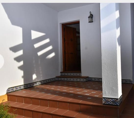 4 soveværelse Villa til salg i La Barrosa, Chiclana de la Frontera - € 725.000 (Ref: 8142898)