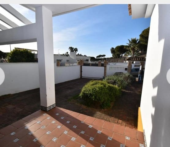 4 soveværelse Villa til salg i La Barrosa, Chiclana de la Frontera - € 725.000 (Ref: 8142898)