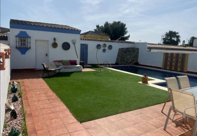 4 sypialnia Willa na sprzedaż w Chiclana de la Frontera z basenem - 430 000 € (Ref: 8213577)