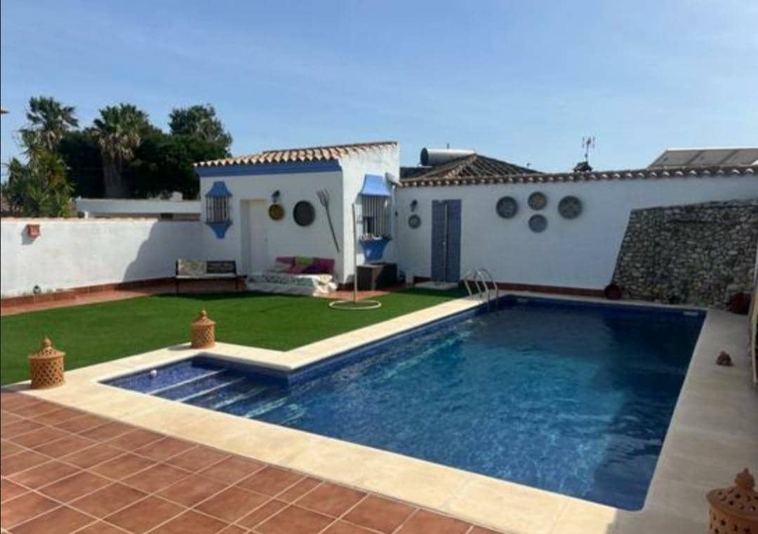 4 sypialnia Willa na sprzedaż w Chiclana de la Frontera z basenem - 430 000 € (Ref: 8213577)