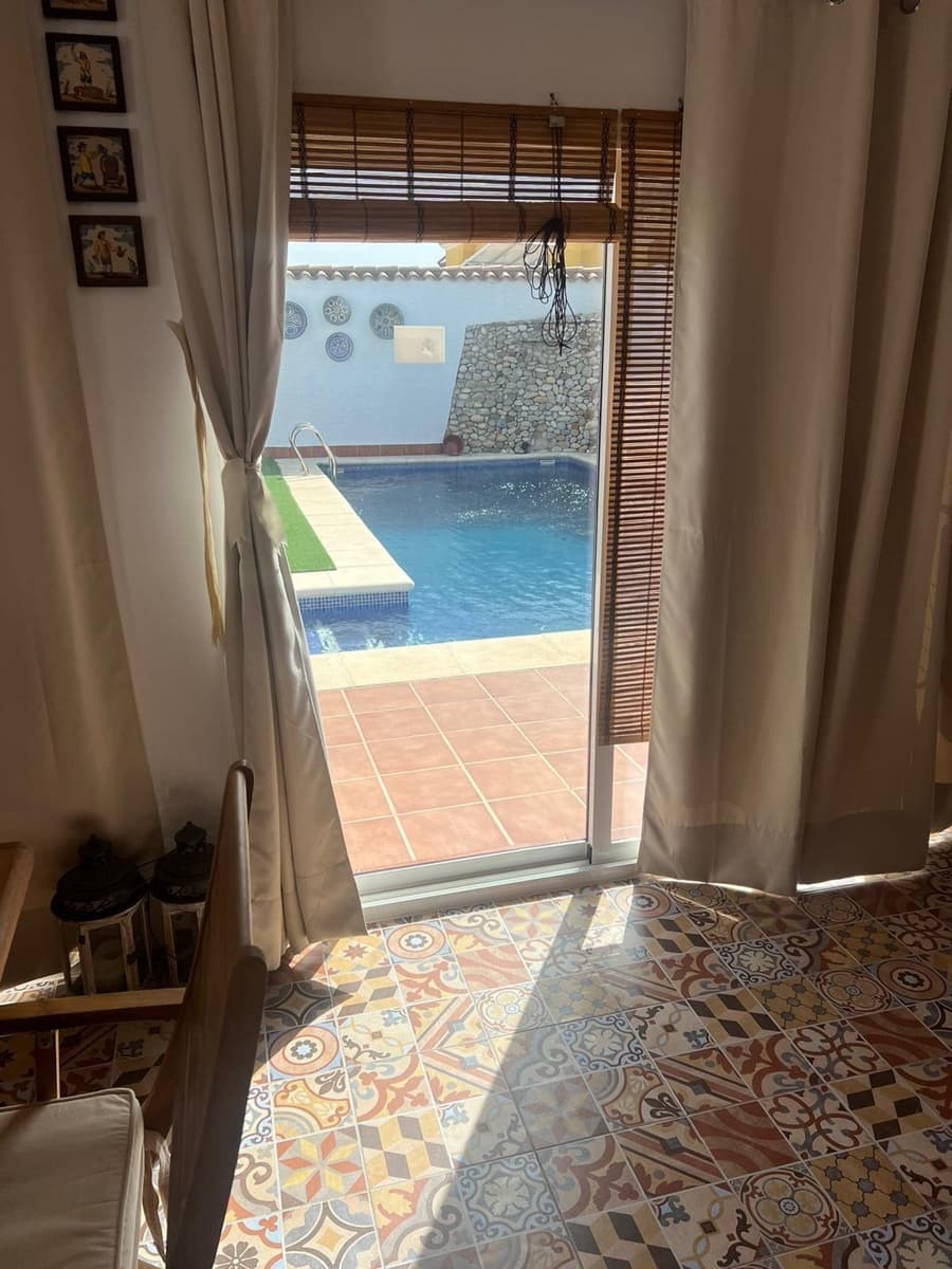 4 sypialnia Willa na sprzedaż w Chiclana de la Frontera z basenem - 430 000 € (Ref: 8213577)