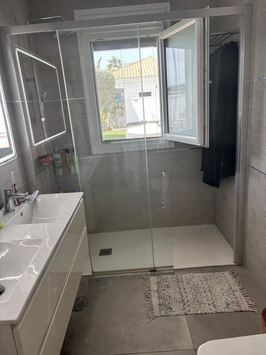 3 Zimmer Villa zu verkaufen in Chiclana de la Frontera - 375.000 € (Ref: 8948776)