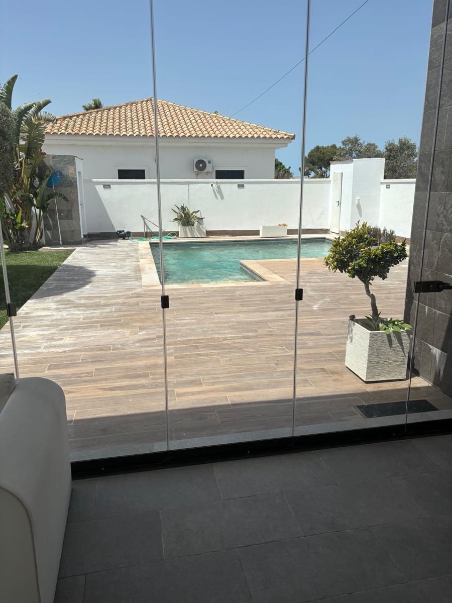 3 Zimmer Villa zu verkaufen in Chiclana de la Frontera - 375.000 € (Ref: 8948776)