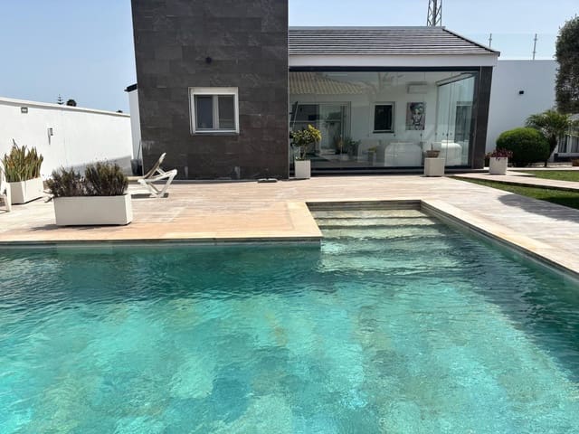 3 Zimmer Villa zu verkaufen in Chiclana de la Frontera - 375.000 € (Ref: 8948776)