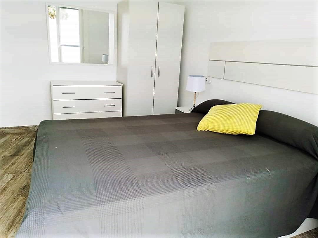 2 soveværelse Rækkehus til salg i Chiclana de la Frontera med swimmingpool - € 260.000 (Ref: 9208473)