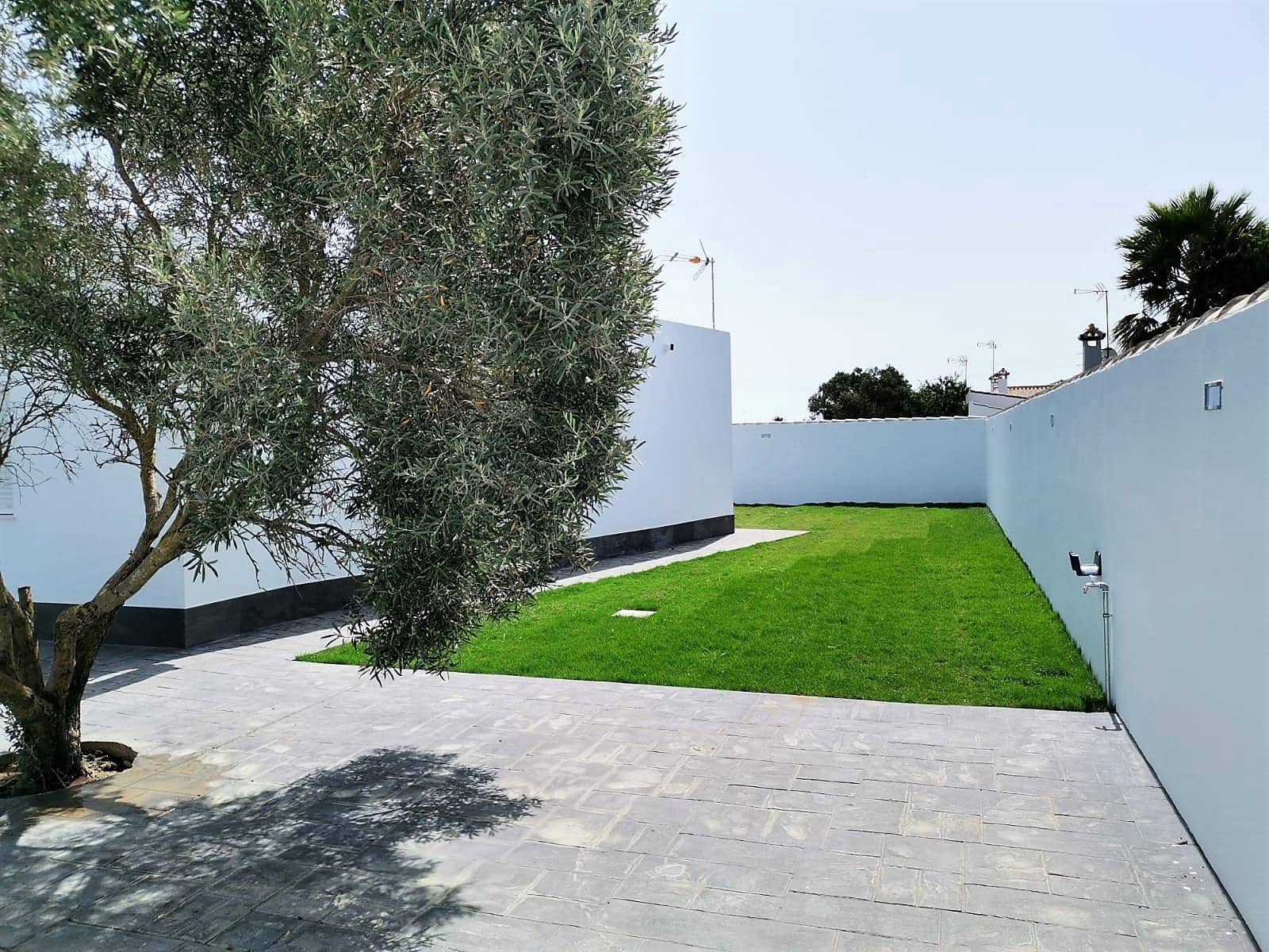 2 soveværelse Rækkehus til salg i Chiclana de la Frontera med swimmingpool - € 260.000 (Ref: 9208473)