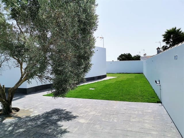 Adosado de 2 habitaciones en Chiclana de la Frontera en venta con piscina - 260.000 € (Ref: 9208473)