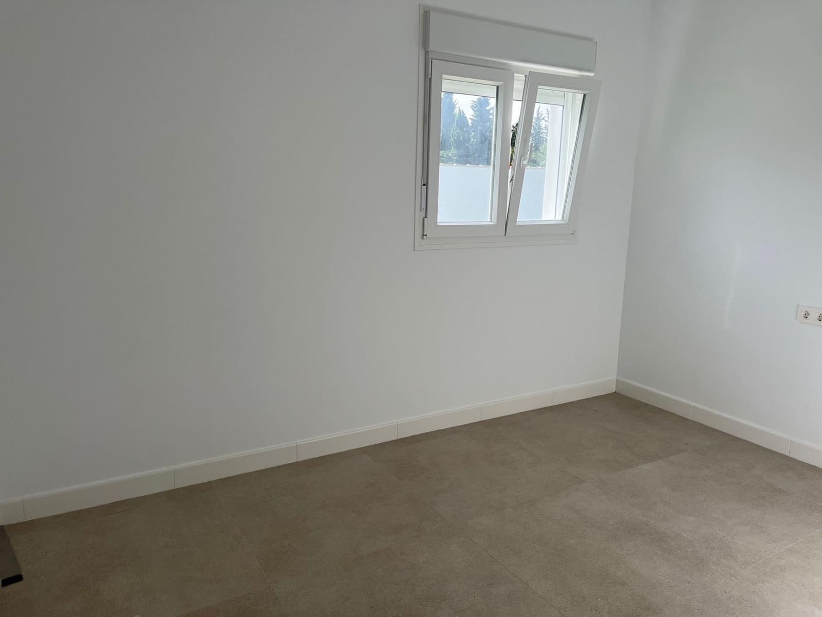 Chalet de 3 habitaciones en Chiclana de la Frontera en venta - 450.000 € (Ref: 9220158)