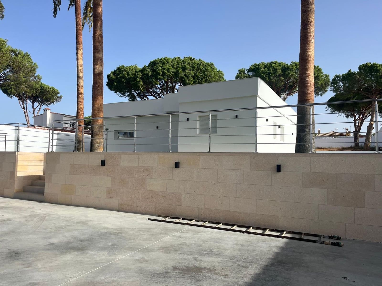 Chalet de 3 habitaciones en Chiclana de la Frontera en venta - 450.000 € (Ref: 9220158)