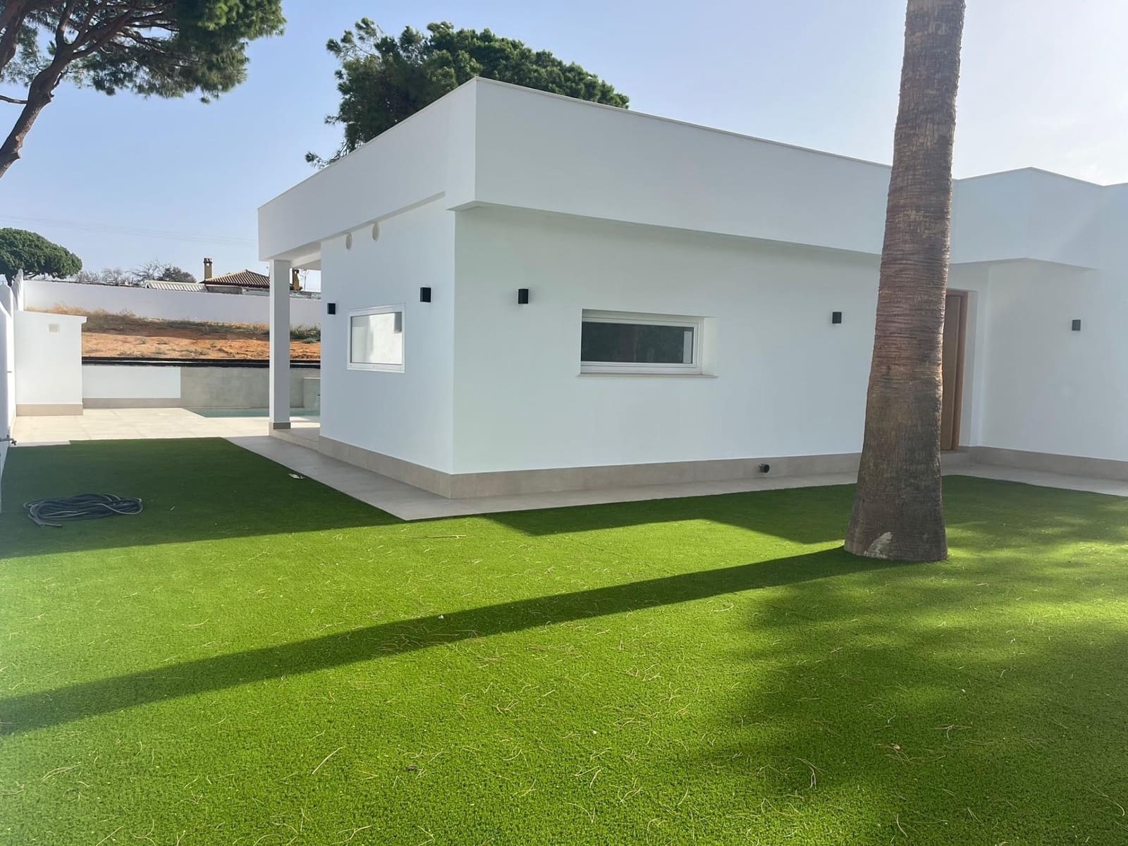 Chalet de 3 habitaciones en Chiclana de la Frontera en venta - 450.000 € (Ref: 9220158)