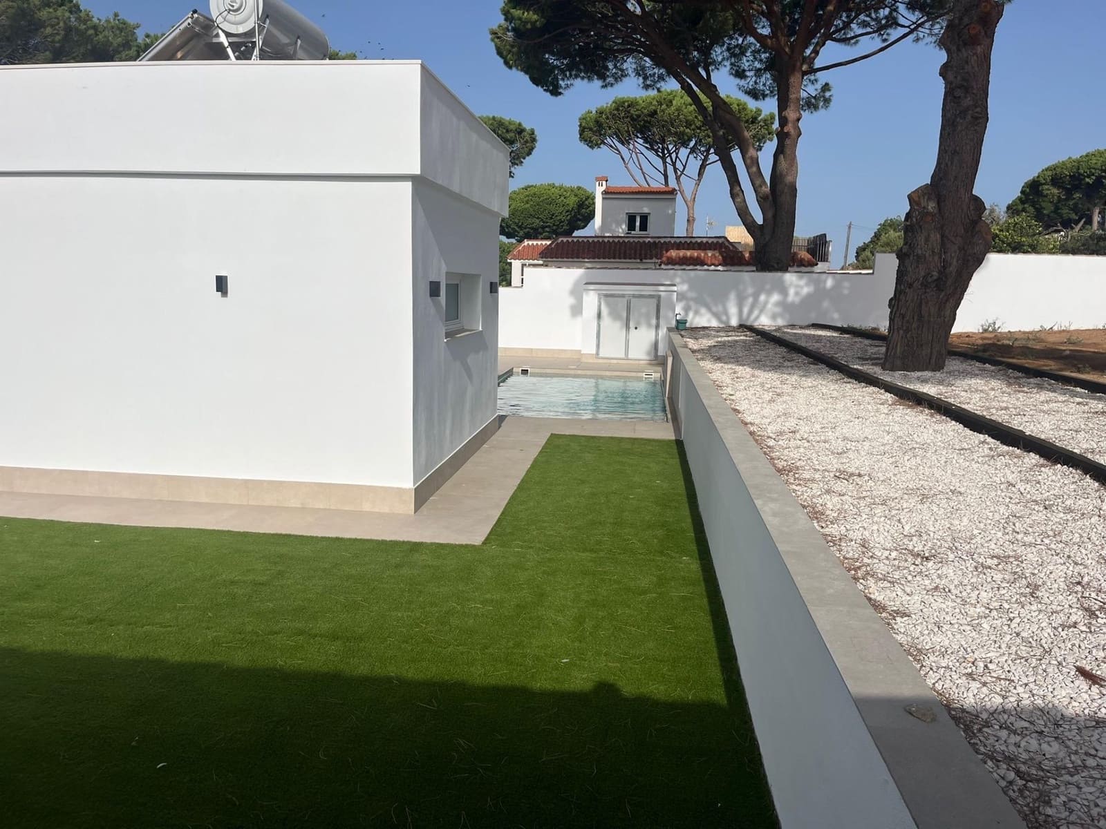 Chalet de 3 habitaciones en Chiclana de la Frontera en venta - 450.000 € (Ref: 9220158)