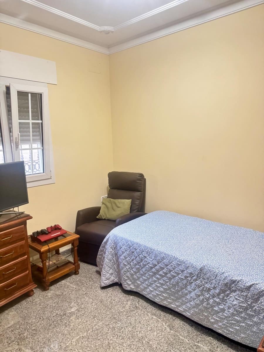 3 bedroom Villa for sale in Chiclana de la Frontera with pool - € 430,000 (Ref: 9446611)