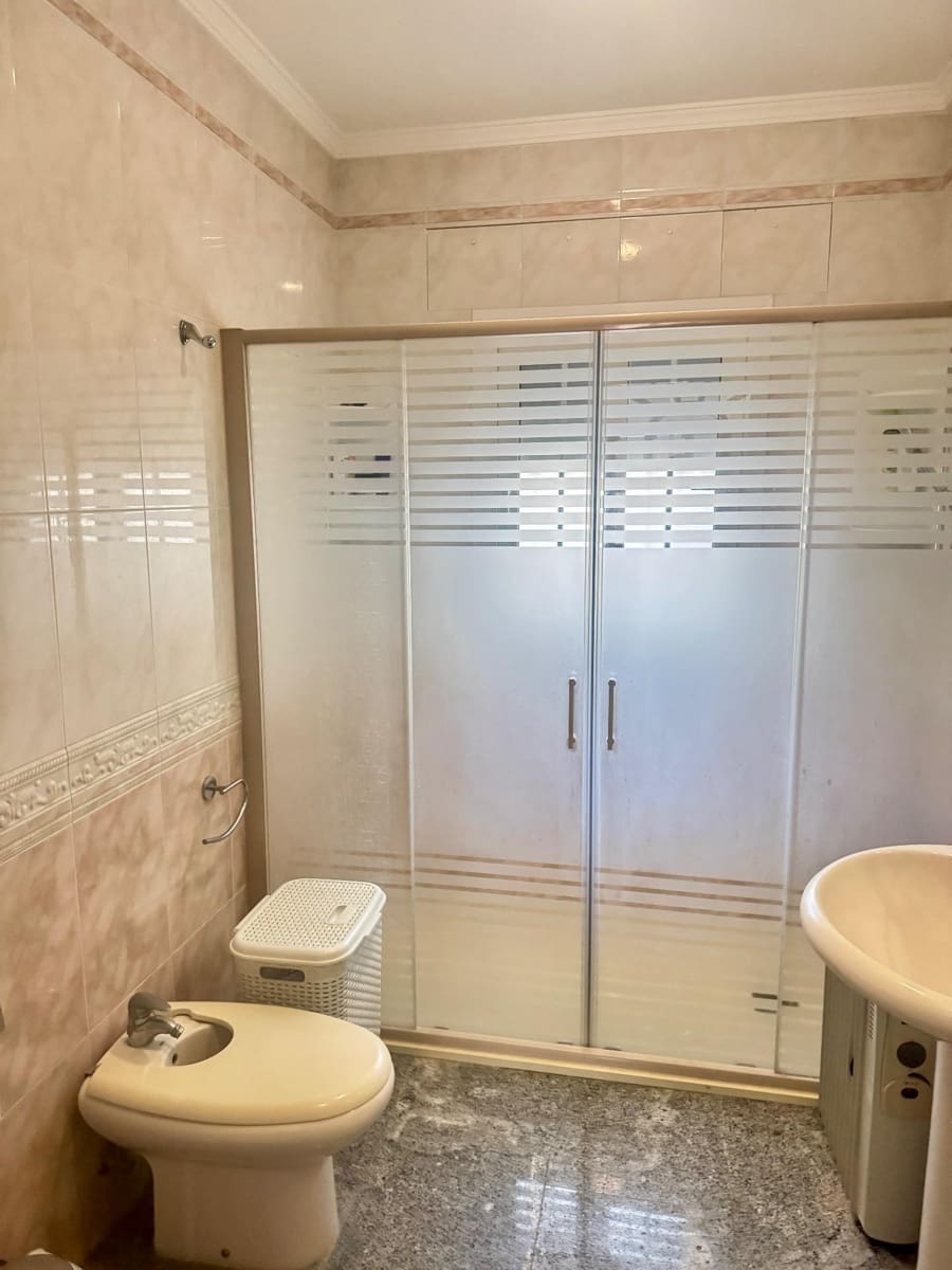 3 bedroom Villa for sale in Chiclana de la Frontera with pool - € 430,000 (Ref: 9446611)