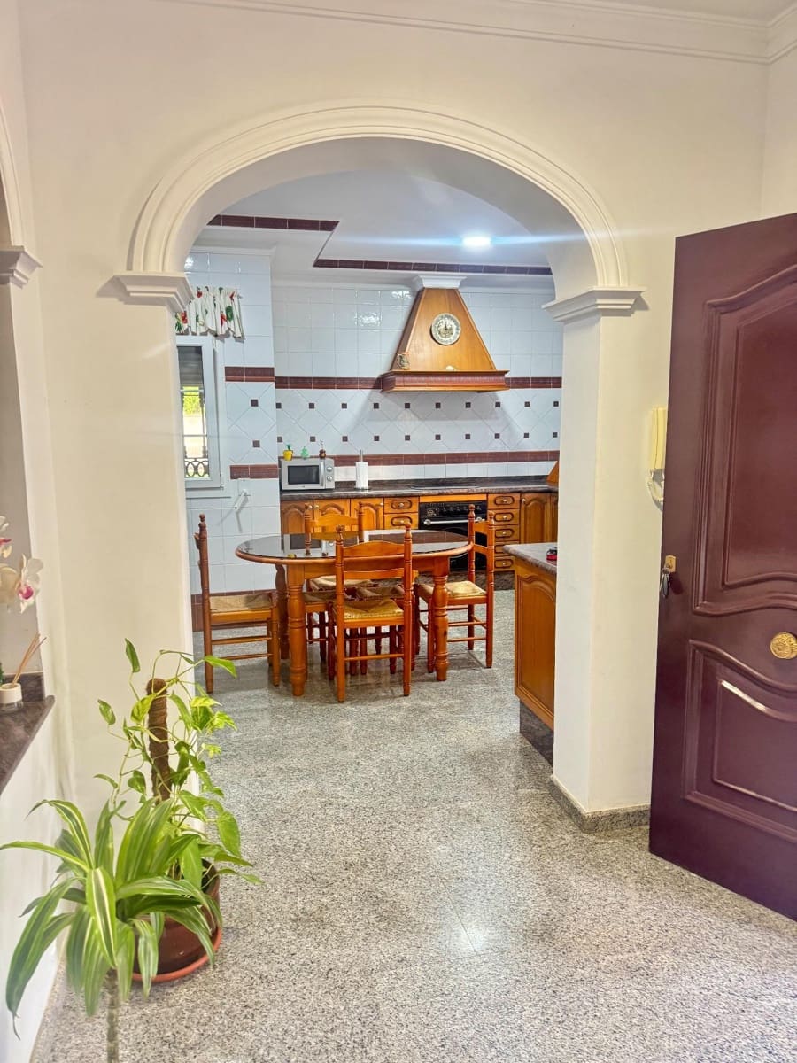 3 bedroom Villa for sale in Chiclana de la Frontera with pool - € 430,000 (Ref: 9446611)