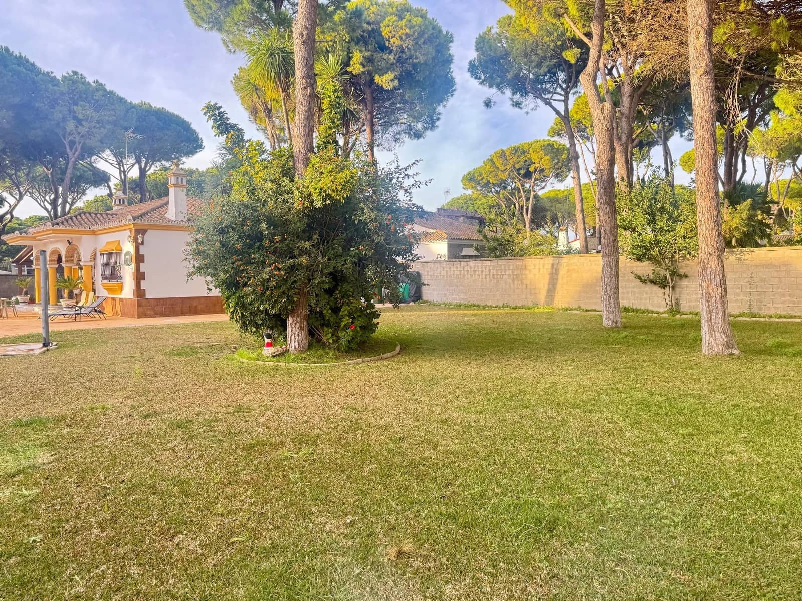 3 bedroom Villa for sale in Chiclana de la Frontera with pool - € 430,000 (Ref: 9446611)