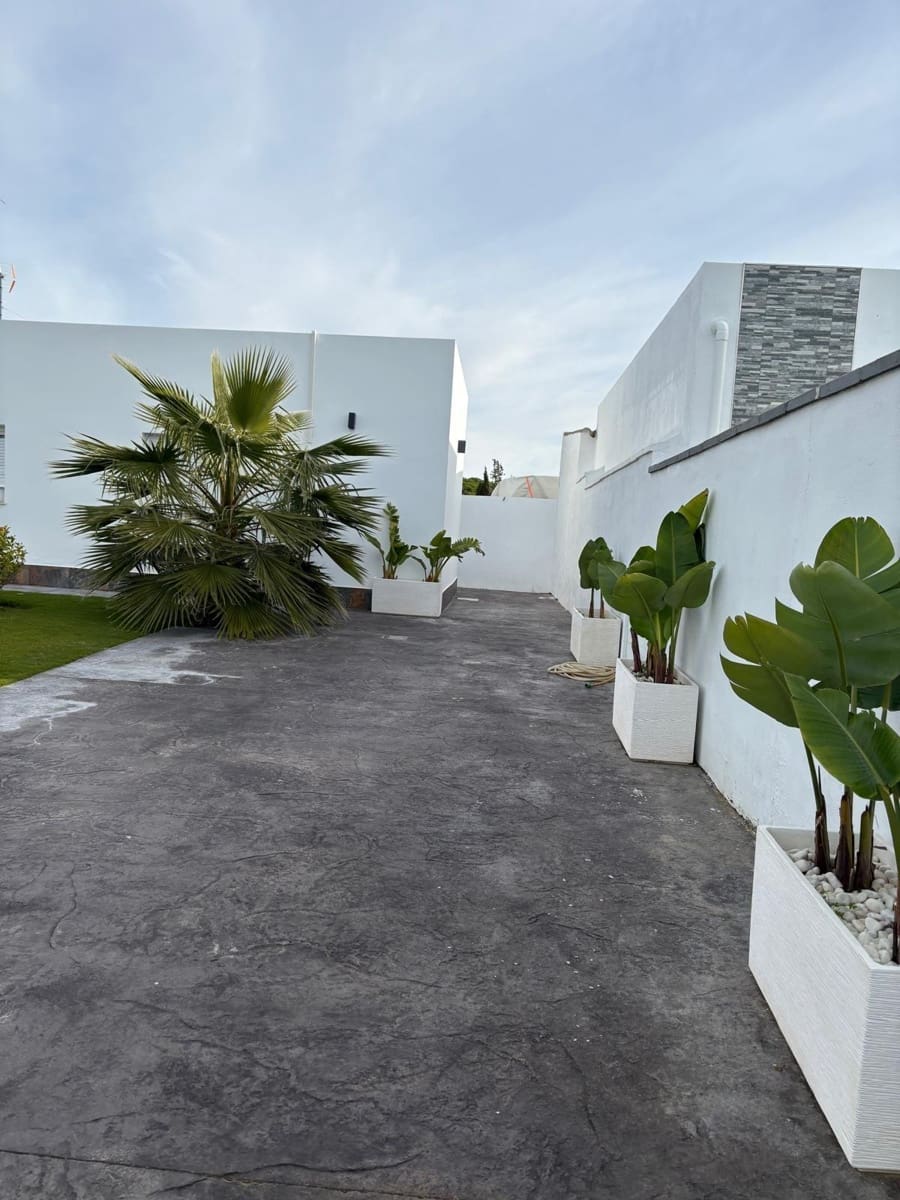 2 sovrum Villa till salu i Chiclana de la Frontera med pool - 220 000 € (Ref: 9449596)