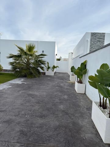 2 soveværelse Villa til salg i Chiclana de la Frontera med swimmingpool - € 220.000 (Ref: 9449596)