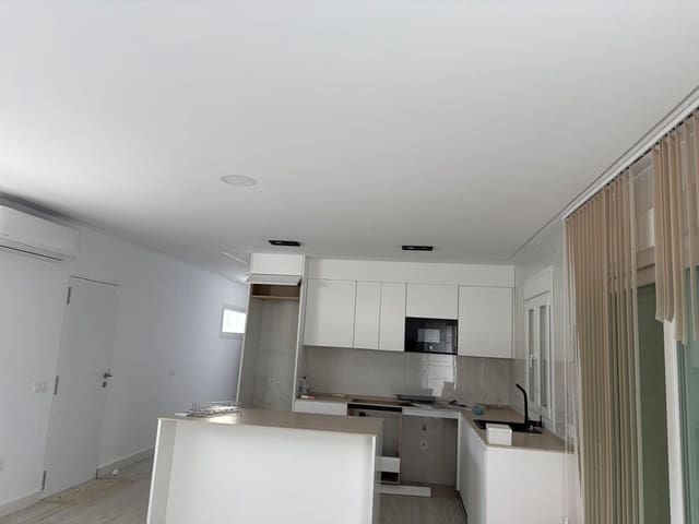 2 soveværelse Villa til salg i Chiclana de la Frontera med swimmingpool - € 220.000 (Ref: 9449596)