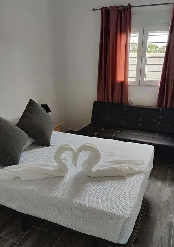 4 bedroom Villa for sale in Chiclana de la Frontera with pool - € 390,000 (Ref: 9504485)