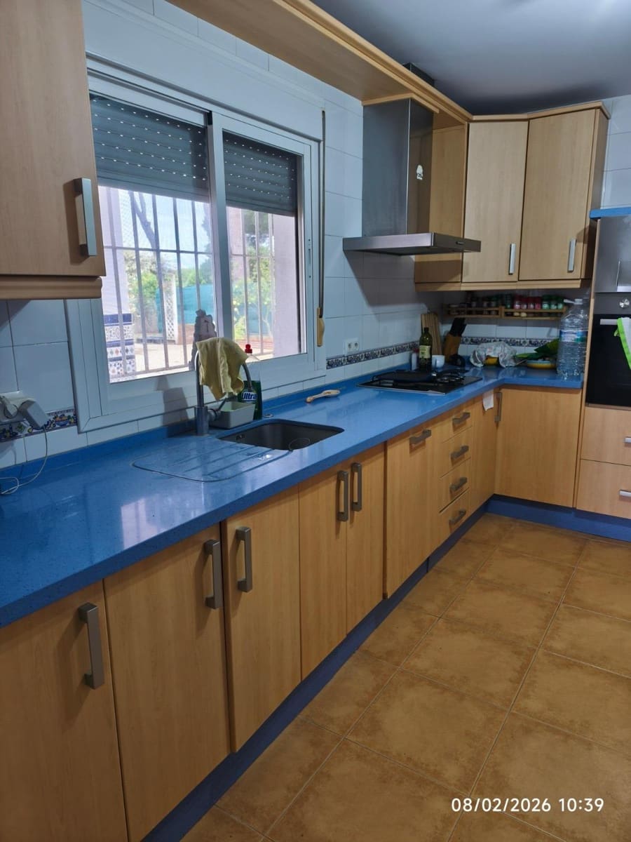 3 bedroom Villa for sale in Chiclana de la Frontera - € 335,000 (Ref: 9583056)