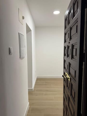 2 bedroom Flat for rent in Cádiz city - € 950 (Ref: 9656270)