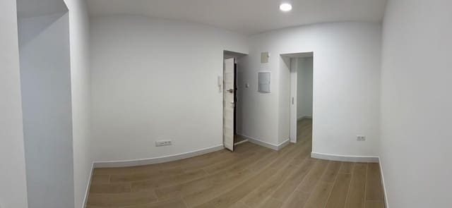 2 bedroom Flat for rent in Cádiz city - € 950 (Ref: 9656270)