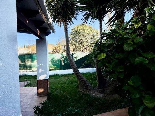 3 slaapkamer Villa te koop in Chiclana de la Frontera met zwembad - € 255.000 (Ref: 9770819)