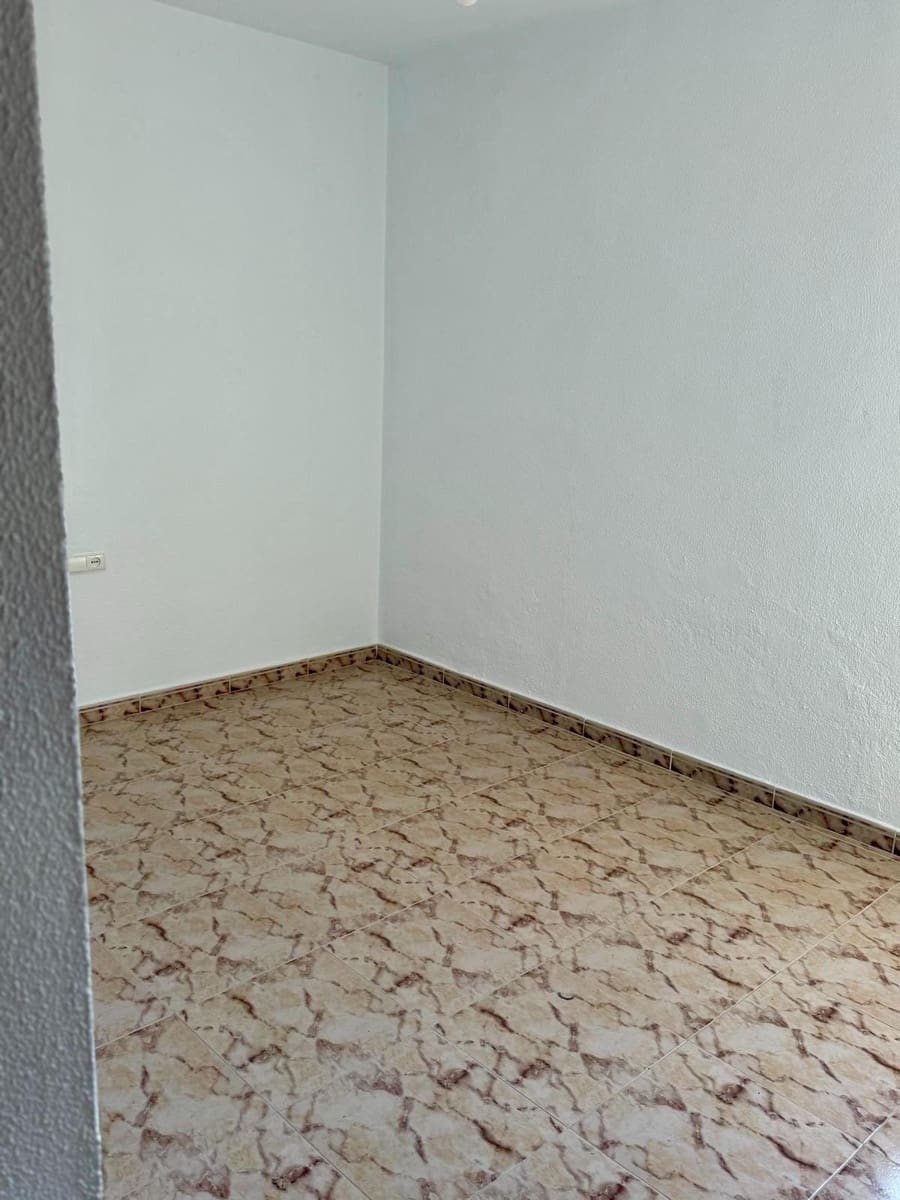 3 slaapkamer Villa te koop in Chiclana de la Frontera met zwembad - € 255.000 (Ref: 9770819)