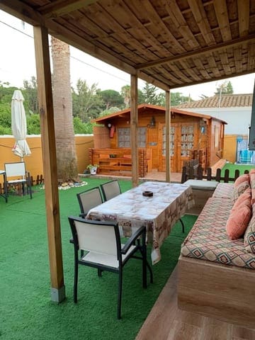 3 bedroom Villa for sale in Chiclana de la Frontera with pool - € 260,000 (Ref: 9770820)