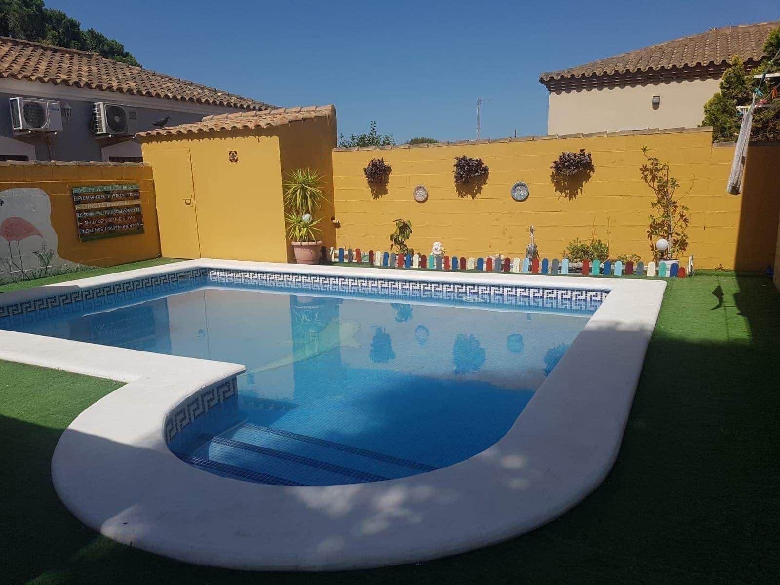 3 slaapkamer Villa te koop in Chiclana de la Frontera met zwembad - € 260.000 (Ref: 9770820)