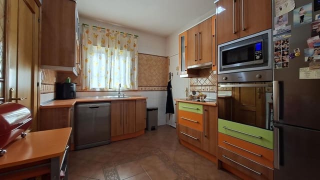 3 bedroom Villa for sale in Chiclana de la Frontera with pool - € 260,000 (Ref: 9770820)