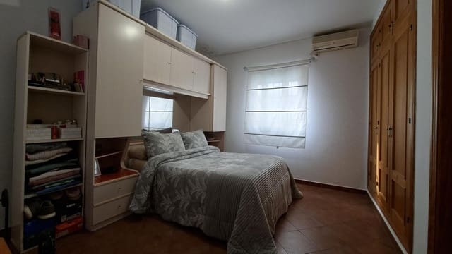 3 bedroom Villa for sale in Chiclana de la Frontera with pool - € 260,000 (Ref: 9770820)