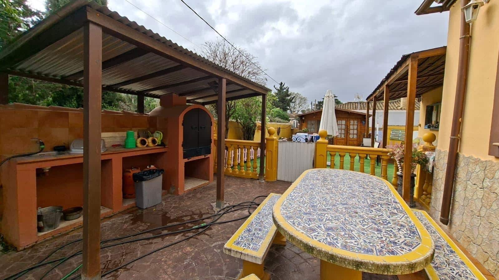 3 slaapkamer Villa te koop in Chiclana de la Frontera met zwembad - € 260.000 (Ref: 9770820)