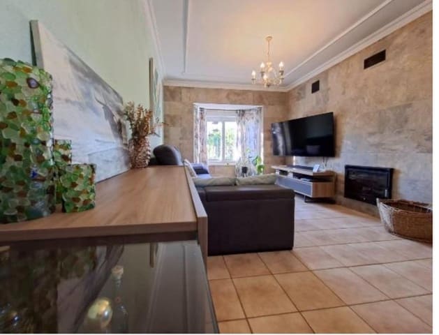 3 slaapkamer Villa te koop in Chiclana de la Frontera met zwembad - € 380.000 (Ref: 9770821)