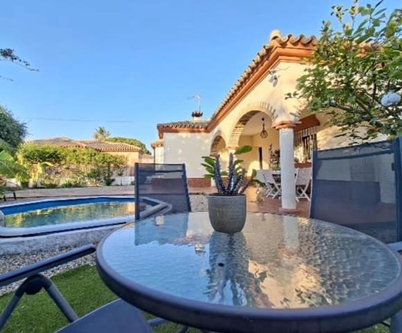 3 slaapkamer Villa te koop in Chiclana de la Frontera met zwembad - € 380.000 (Ref: 9770821)