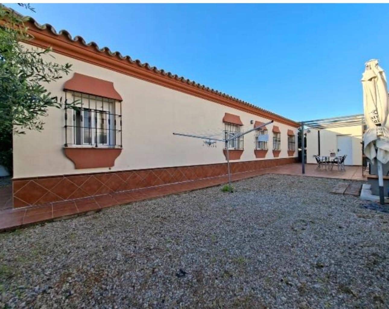 3 soverom Villa til salgs i Chiclana de la Frontera med svømmebasseng - € 380 000 (Ref: 9770821)