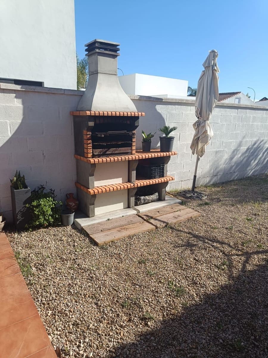 3 soverom Villa til salgs i Chiclana de la Frontera med svømmebasseng - € 380 000 (Ref: 9770821)