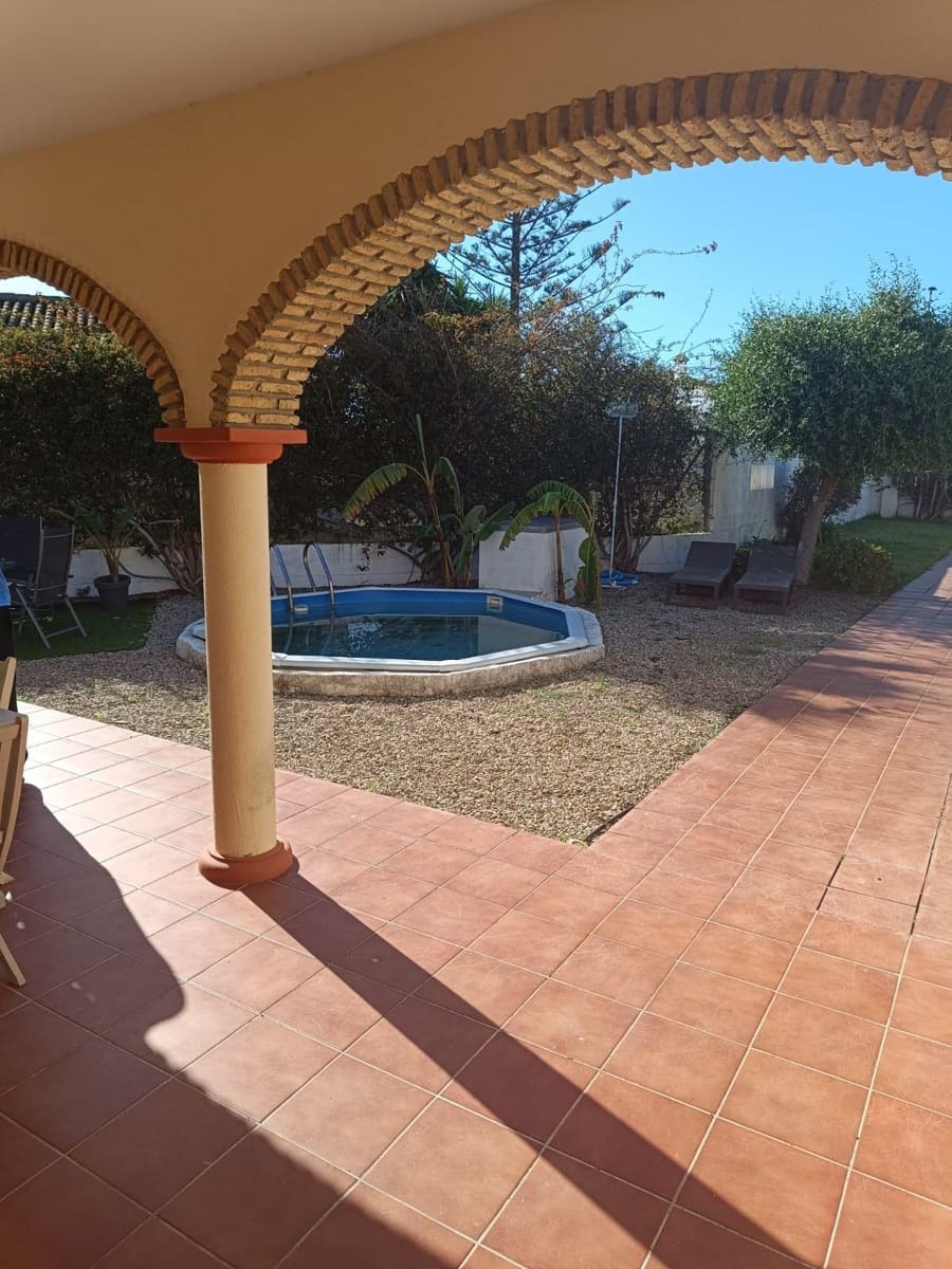 3 soverom Villa til salgs i Chiclana de la Frontera med svømmebasseng - € 380 000 (Ref: 9770821)