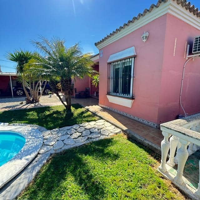 4 sypialnia Willa na sprzedaż w Chiclana de la Frontera z basenem - 325 000 € (Ref: 9778339)