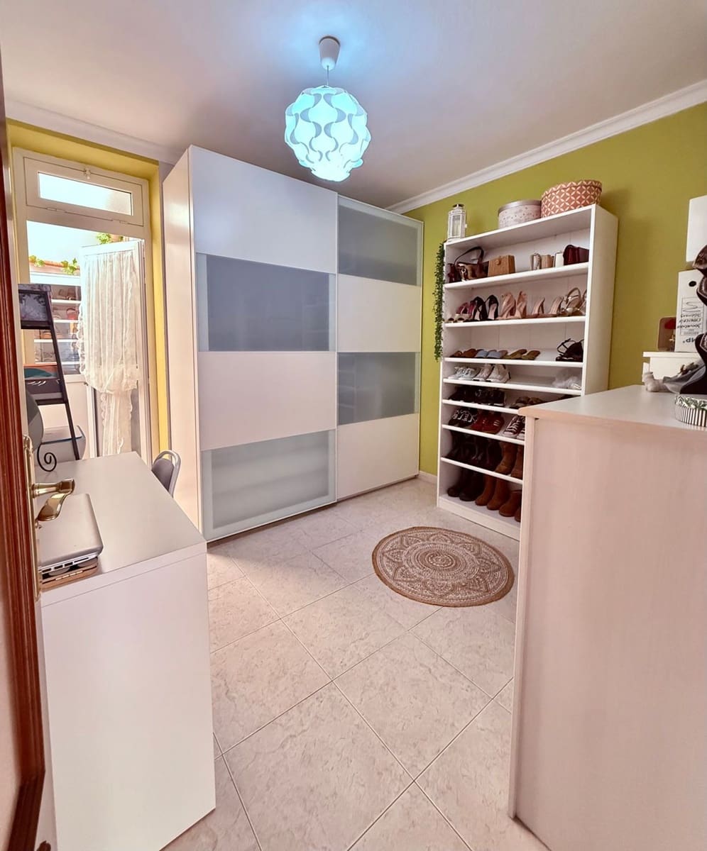 3 bedroom Apartment for sale in Telde with garage - € 290,000 (Ref: 10008164)