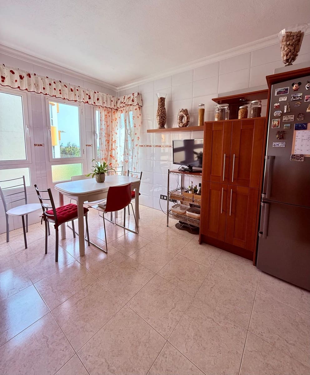 3 bedroom Apartment for sale in Telde with garage - € 290,000 (Ref: 10008164)