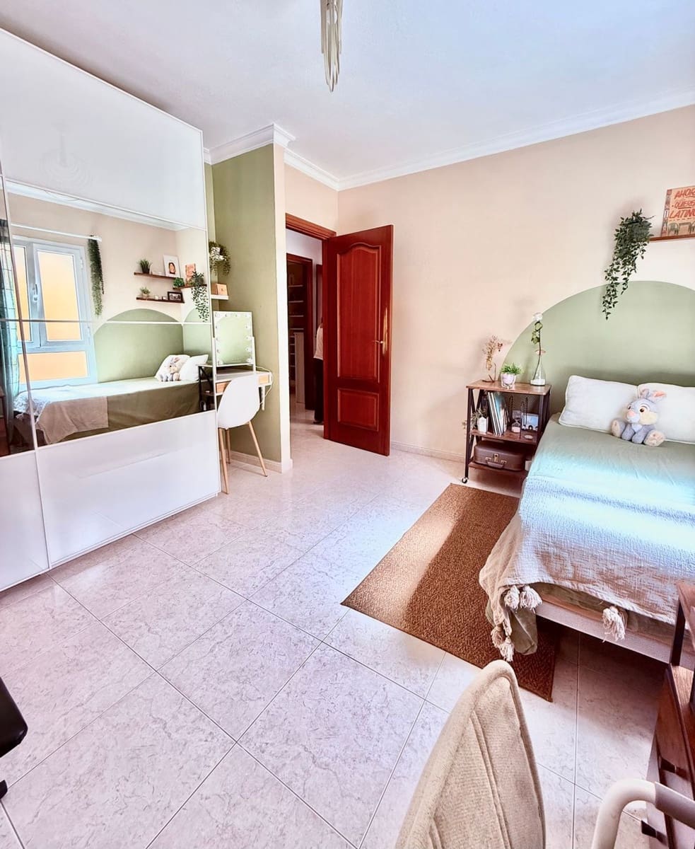3 bedroom Apartment for sale in Telde with garage - € 290,000 (Ref: 10008164)