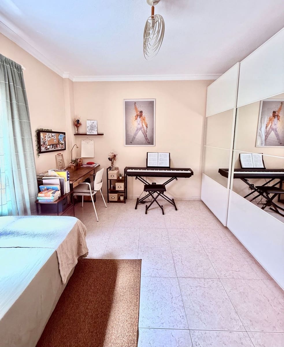 3 bedroom Apartment for sale in Telde with garage - € 290,000 (Ref: 10008164)