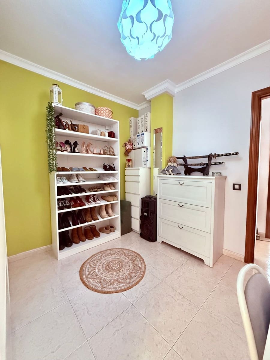 3 bedroom Apartment for sale in Telde with garage - € 290,000 (Ref: 10008164)