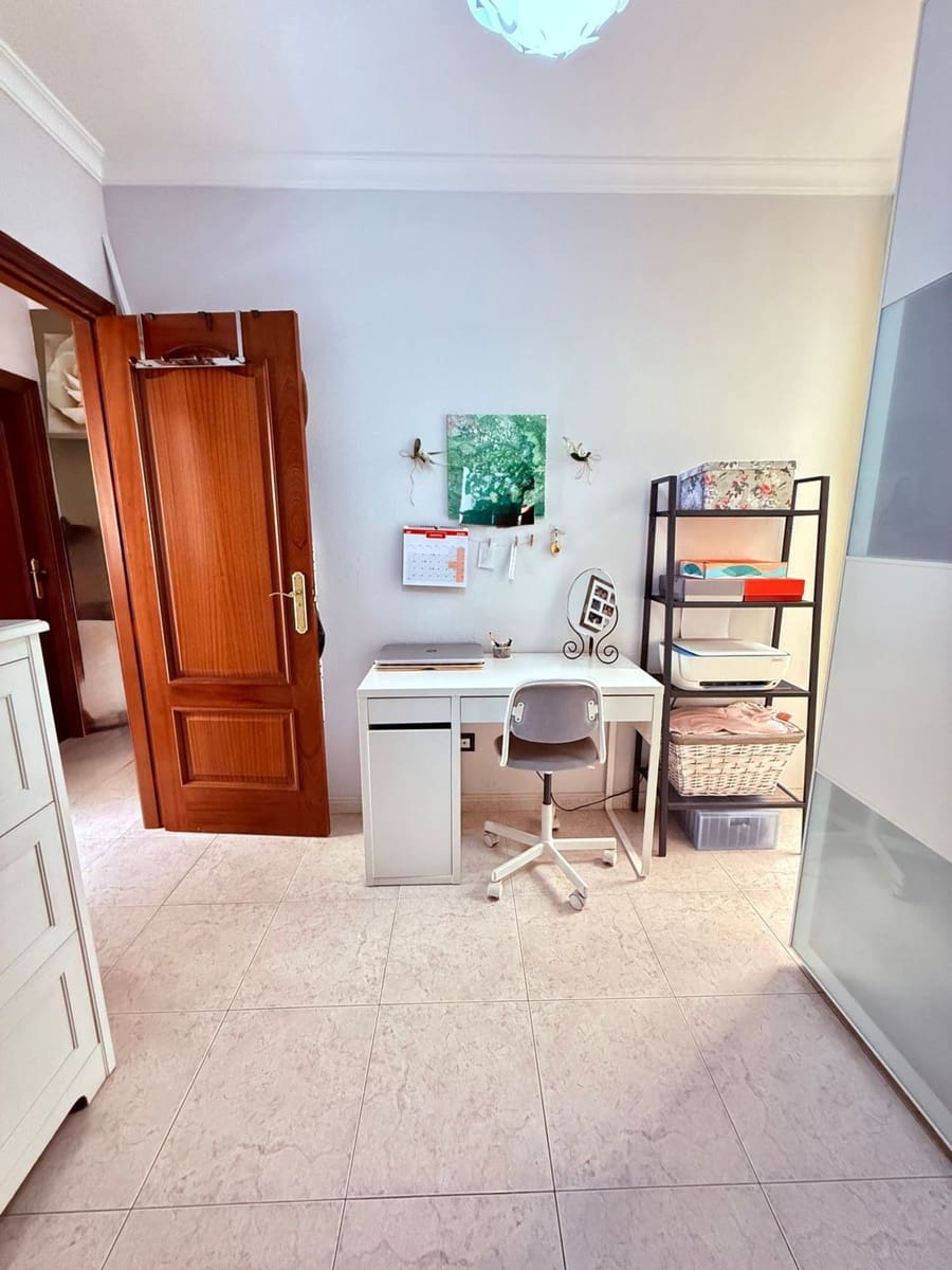 3 bedroom Apartment for sale in Telde with garage - € 290,000 (Ref: 10008164)