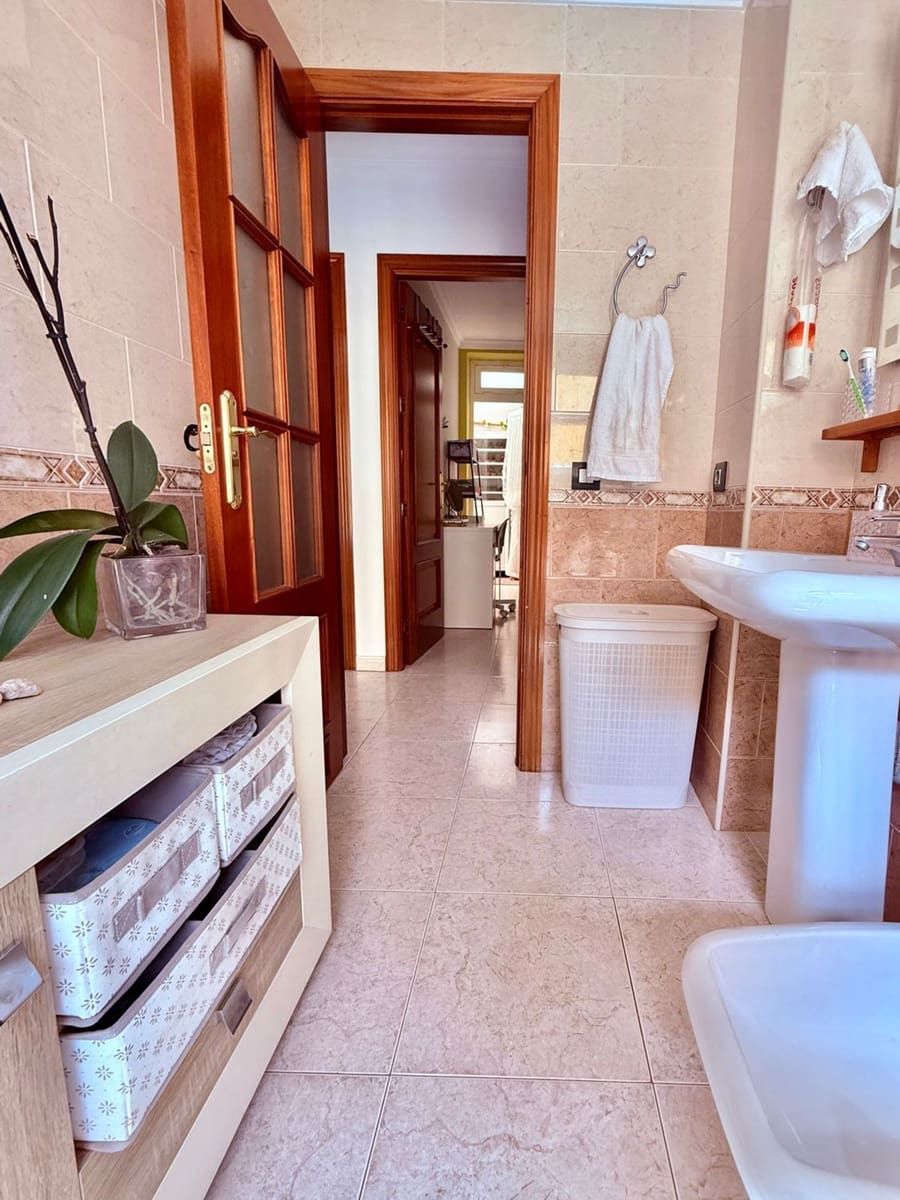 3 bedroom Apartment for sale in Telde with garage - € 290,000 (Ref: 10008164)