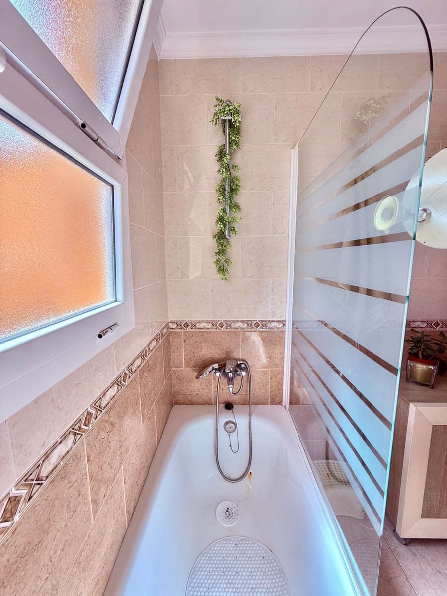 3 bedroom Apartment for sale in Telde with garage - € 290,000 (Ref: 10008164)