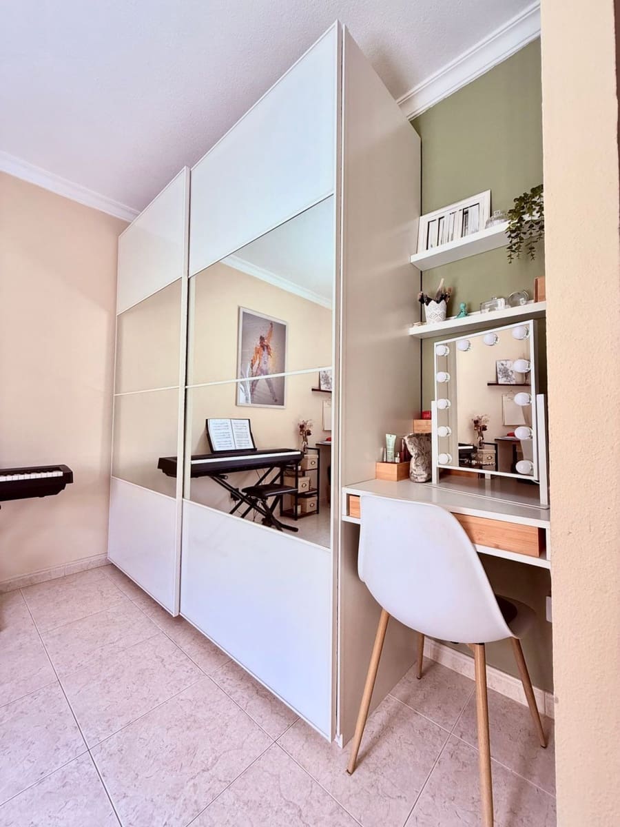 3 bedroom Apartment for sale in Telde with garage - € 290,000 (Ref: 10008164)