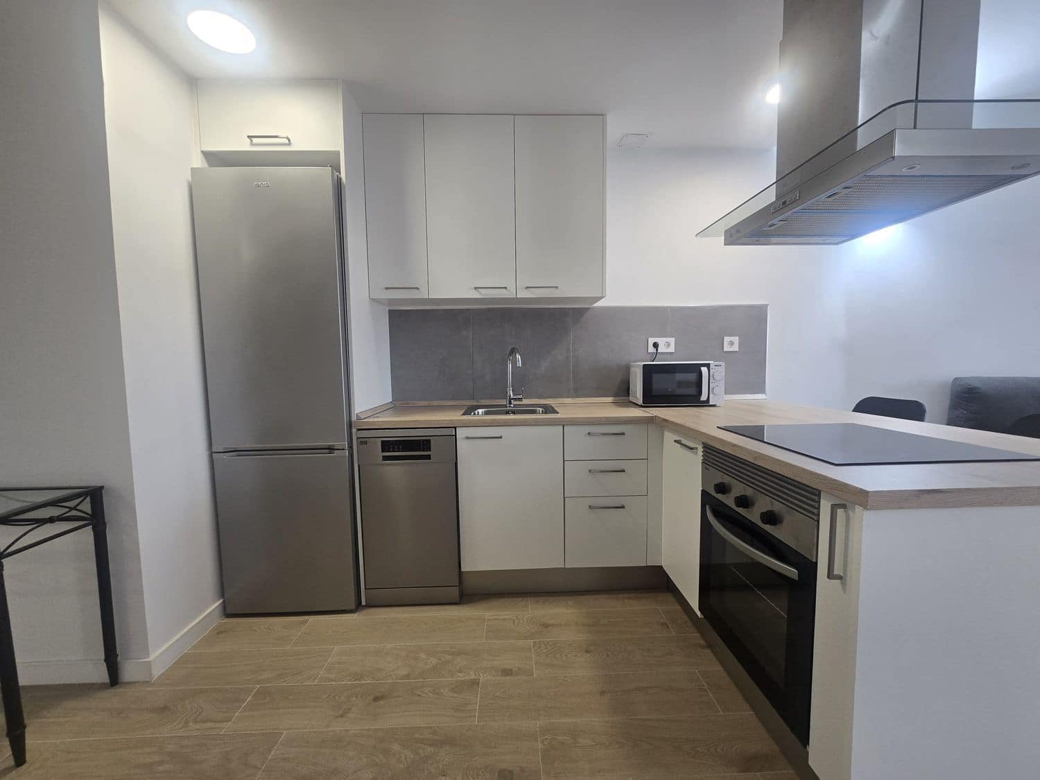 Apartamento de 2 habitaciones en Las Palmas de Gran Canaria en alquiler con garaje - 1.000 € (Ref: 10016907)