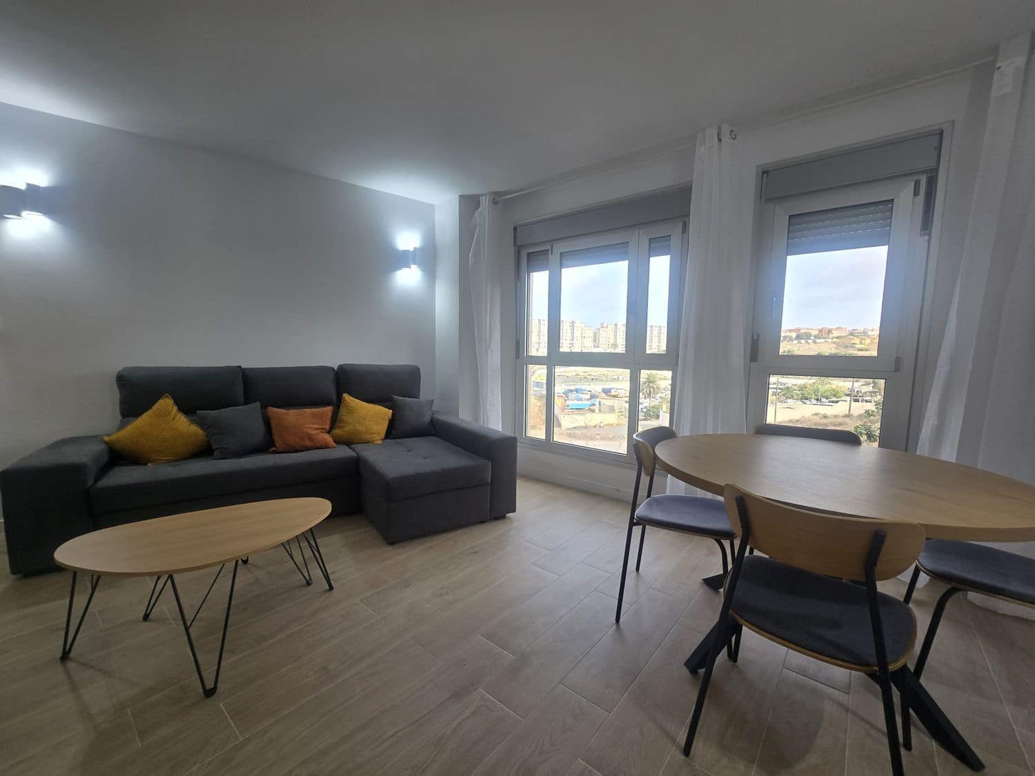 Apartamento de 2 habitaciones en Las Palmas de Gran Canaria en alquiler con garaje - 1.000 € (Ref: 10016907)